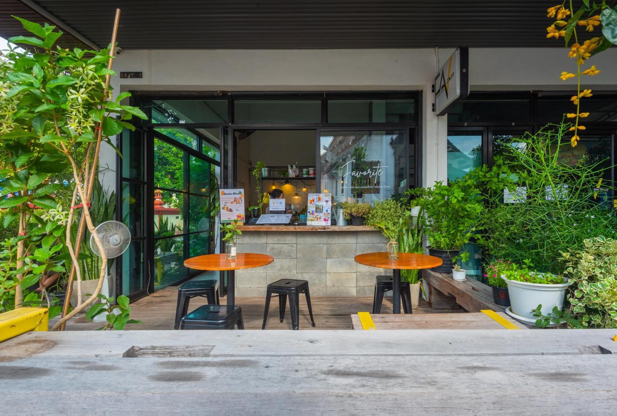 Fav Inn Town Chiang Mai Exterior photo
