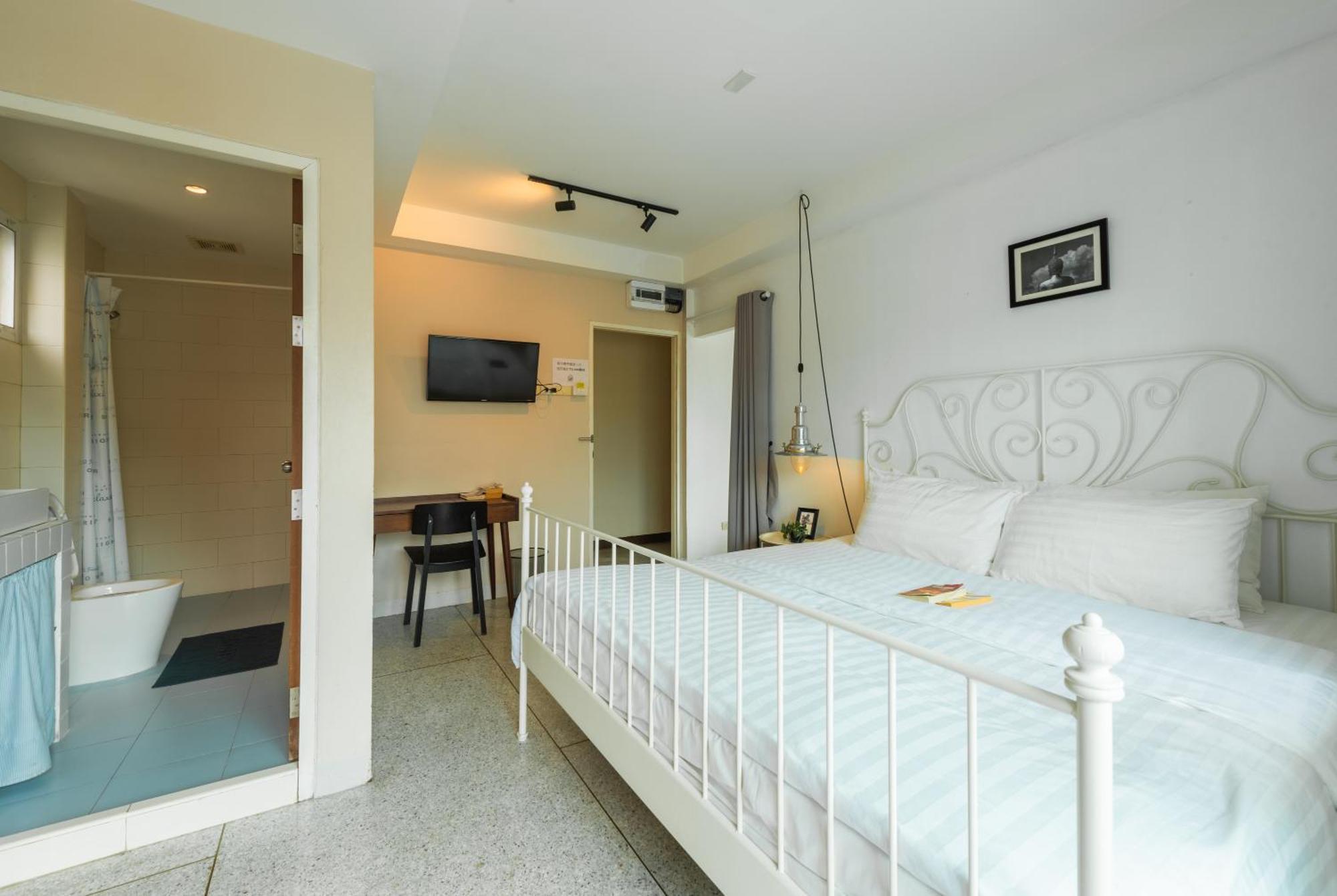 Fav Inn Town Chiang Mai Exterior photo