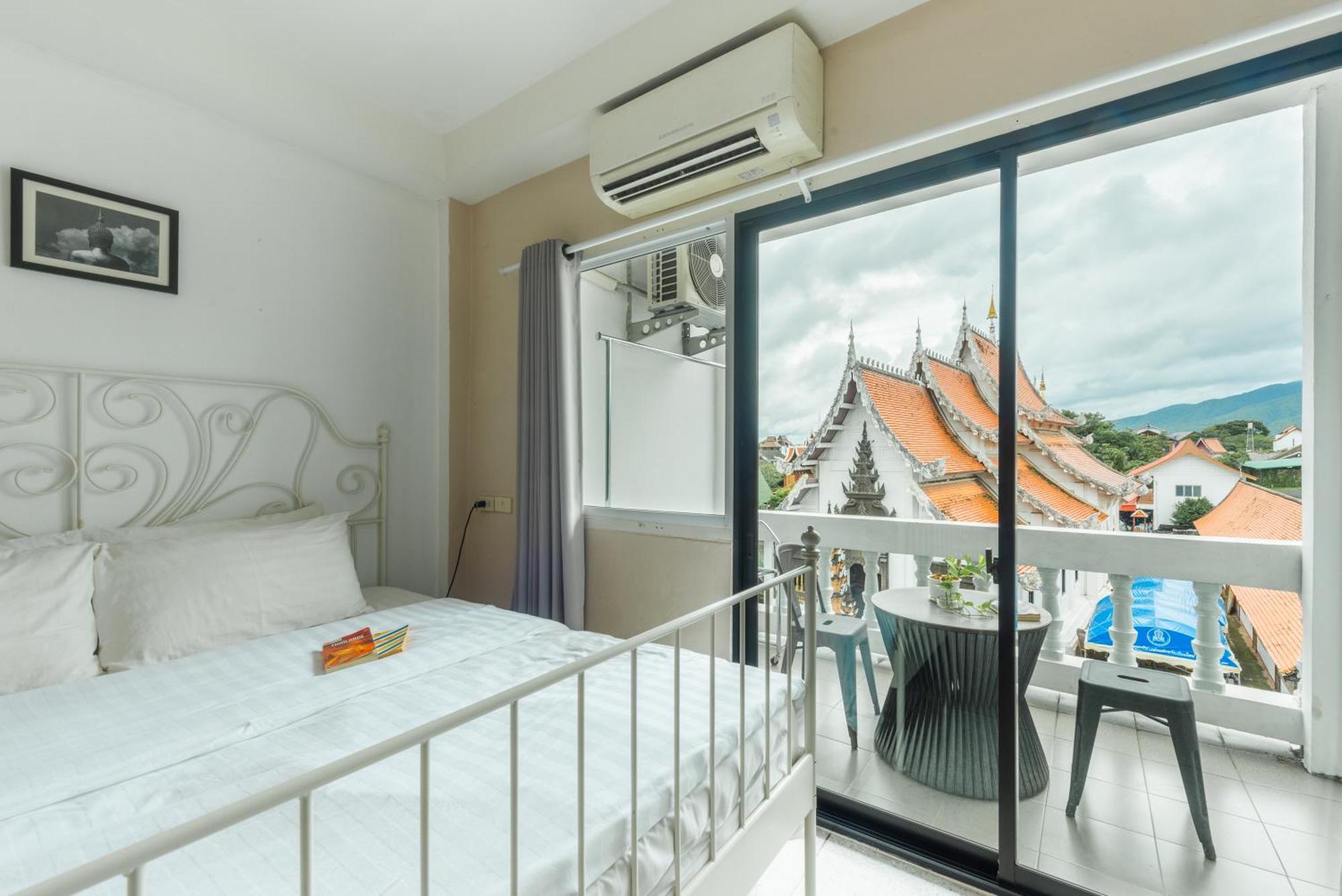 Fav Inn Town Chiang Mai Exterior photo